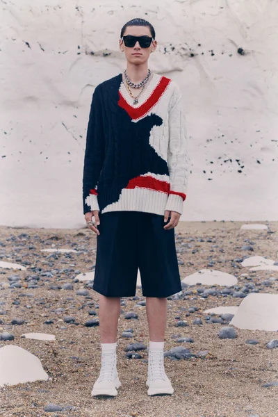 Look 13